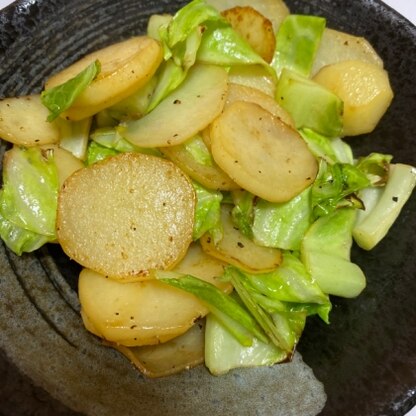 コンソメとブラックペッパーでこんなに美味しいなんて^_^
副菜にいいですね♪